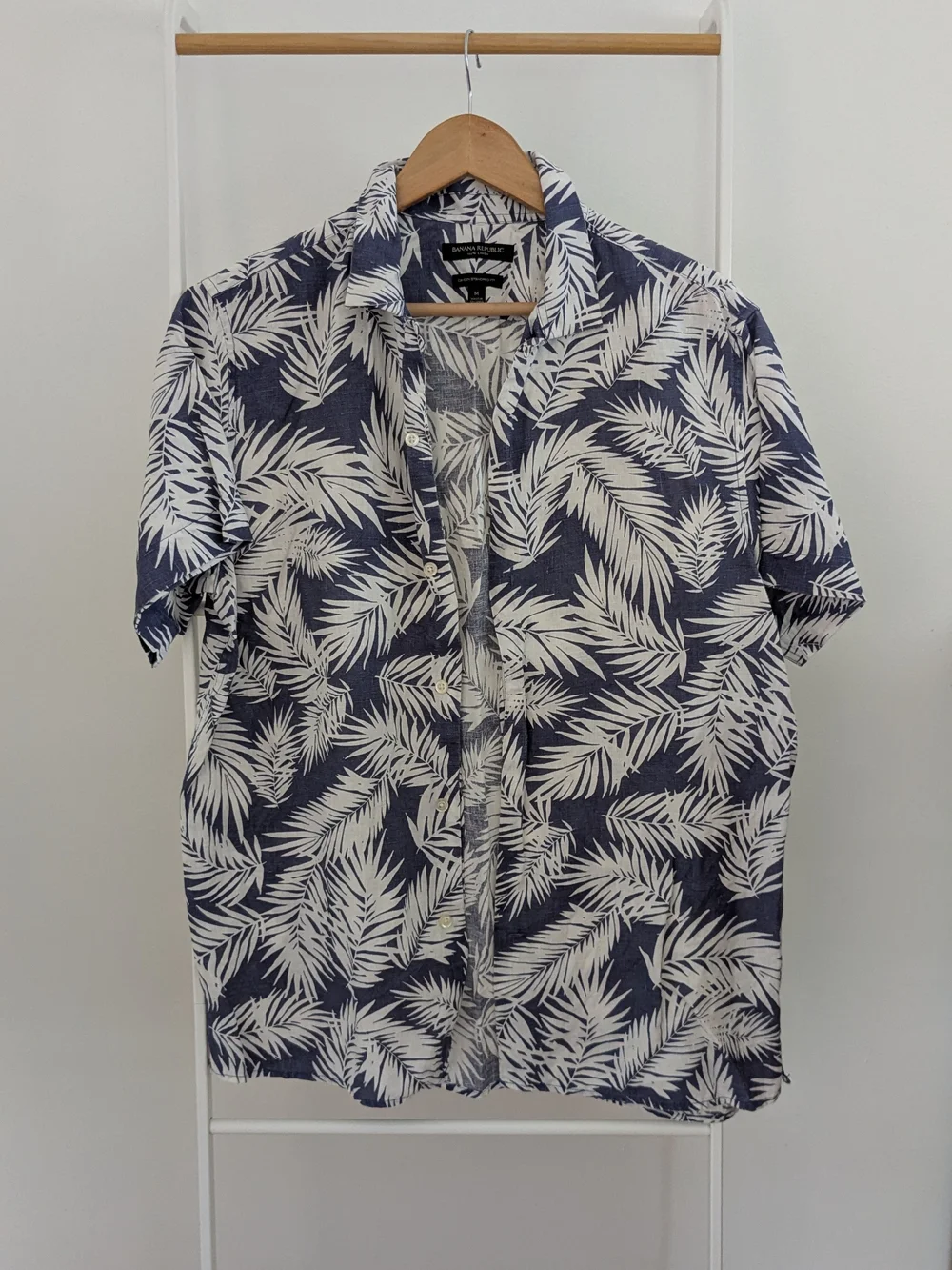 Banana Republic Men’s Button-down Palm Print Linen Shirt  | Camden Fit Medium